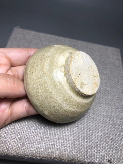 古玩陶瓷南北朝，岳州窯青釉茶杯拍賣，當(dāng)前價(jià)格2000元