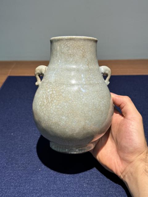 古玩陶瓷哥釉象耳尊真品鑒賞圖