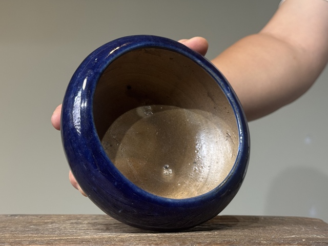 古玩陶瓷清代,茄皮紫釉三足爐拍賣,當前價格1600元