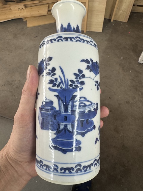 古玩陶瓷博古圖青花瓶真品鑒賞圖