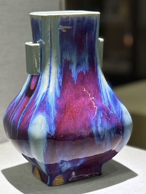 古玩陶瓷窯變釉貫耳瓶真品鑒賞圖