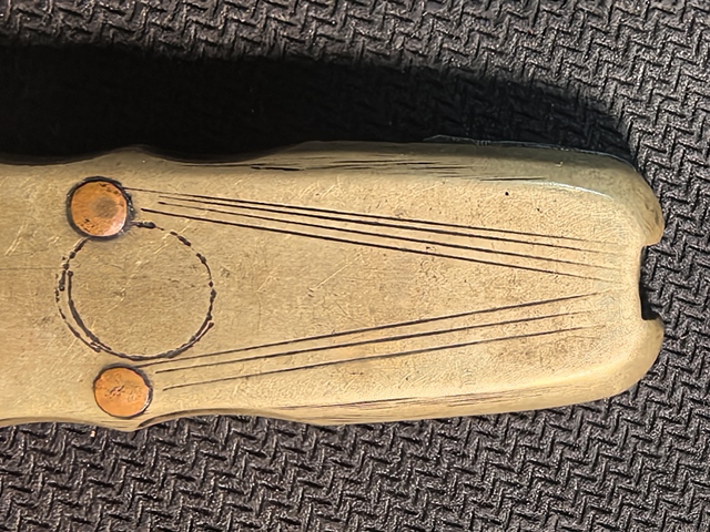 古玩銅器琴式鎮(zhèn)紙真品鑒賞圖