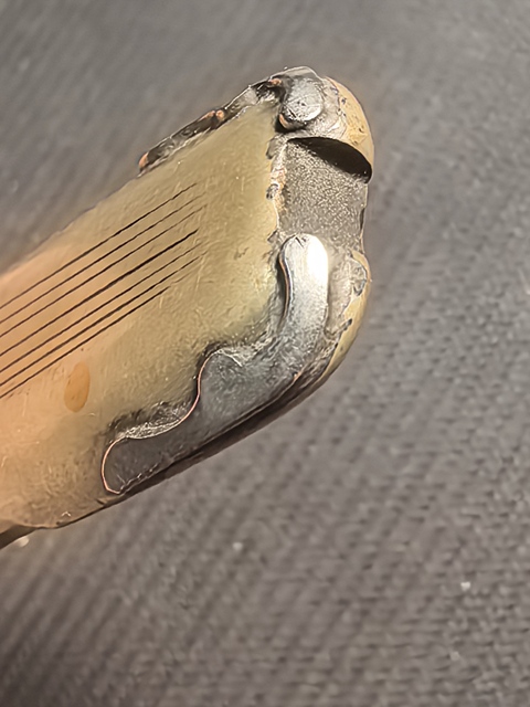 古玩銅器琴式鎮(zhèn)紙真品鑒賞圖