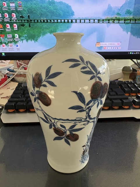 古玩陶瓷青花釉里紅梅瓶真品鑒賞圖