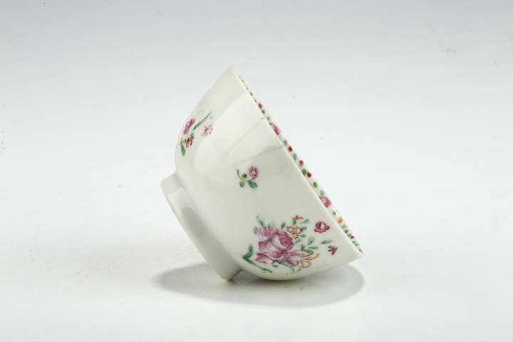 古玩陶瓷清乾隆·粉彩花卉紋杯碟一套真品鑒賞圖