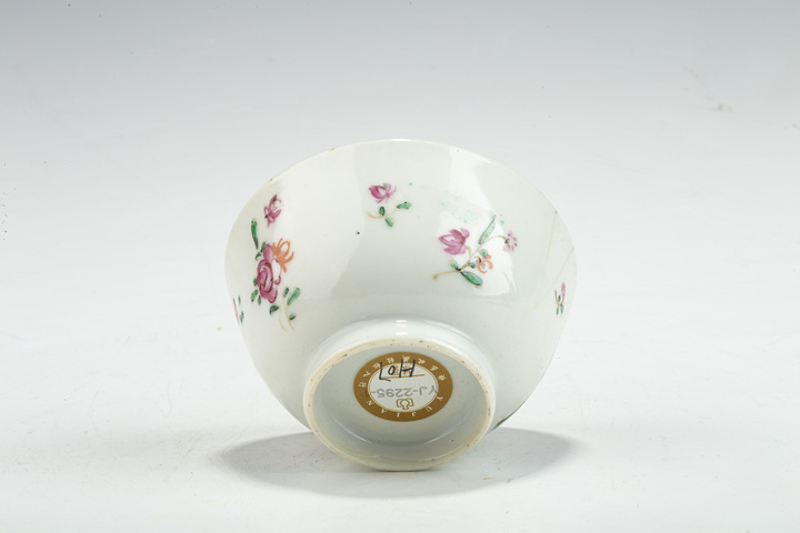 域鉴古玩】清乾隆·粉彩花卉纹杯碟一套拍卖价格/图片/值多少钱