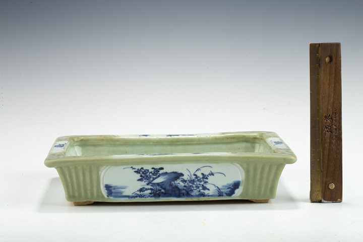 古玩陶瓷清中·豆青釉青花花卉詩文水仙盆拍賣，當前價格1236元