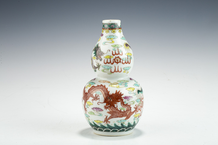 古玩陶瓷清晚·五彩云龍紋葫蘆瓶真品鑒賞圖