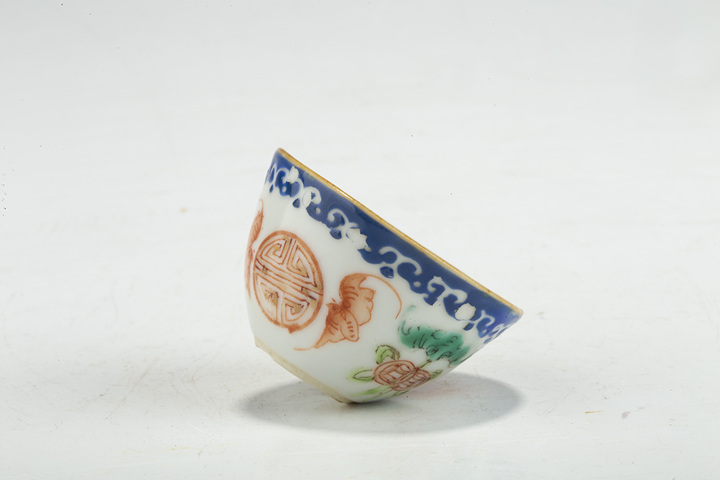 古玩陶瓷清晚·藍料粉彩福在眼前福壽紋小杯拍賣，當前價格168元