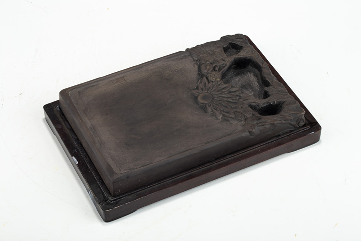 古玩雜項民國·花蟲紋端硯真品鑒賞圖