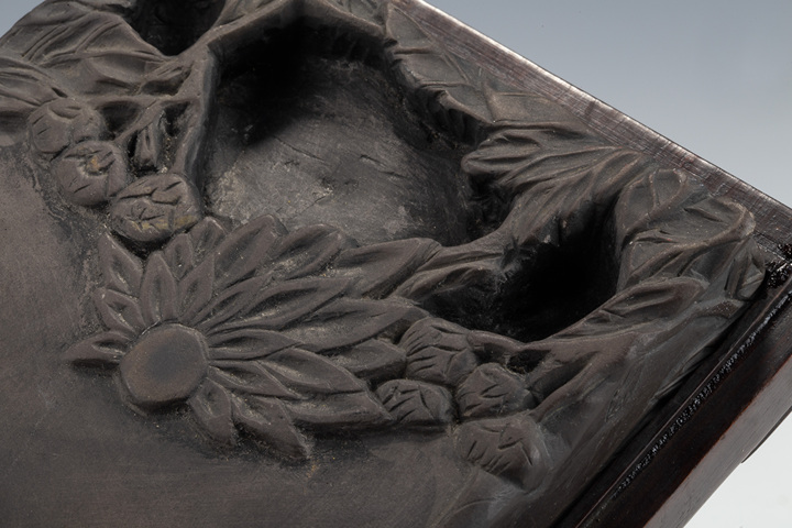 古玩雜項民國·花蟲紋端硯真品鑒賞圖