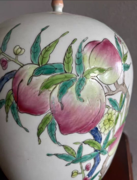 古玩陶瓷粉彩九桃冬瓜罐真品鑒賞圖