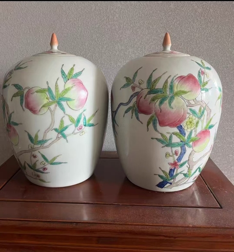 古玩陶瓷粉彩九桃冬瓜罐真品鑒賞圖