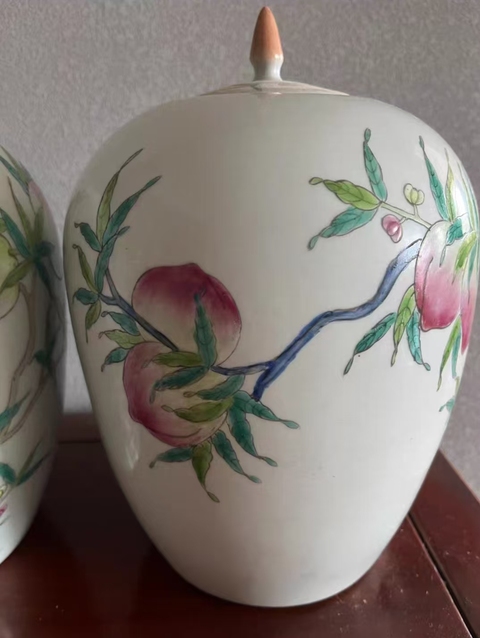 古玩陶瓷粉彩九桃冬瓜罐真品鑒賞圖