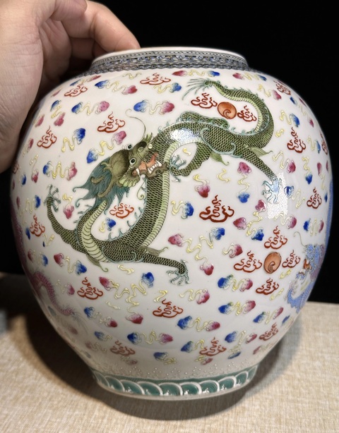 古玩陶瓷粉彩云龍紋宮燈真品鑒賞圖