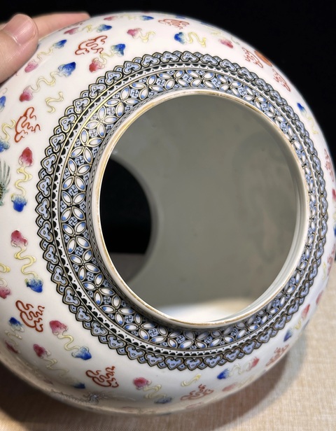 古玩陶瓷粉彩云龍紋宮燈真品鑒賞圖