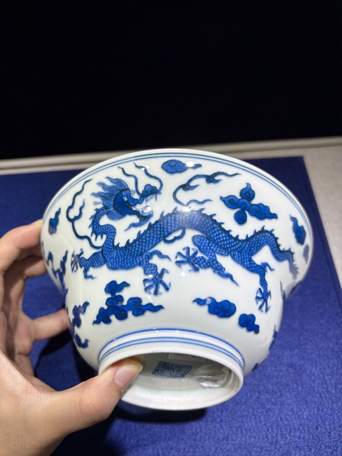 古玩陶瓷青花龍紋折腰碗真品鑒賞圖