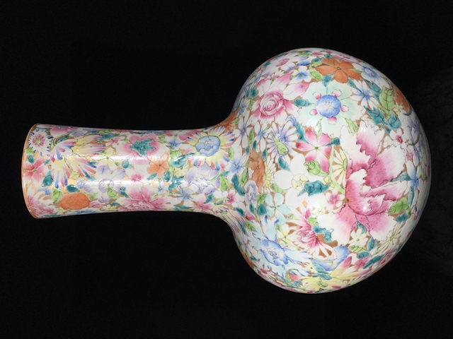 古玩陶瓷粉彩百花不落地天球瓶真品鑒賞圖