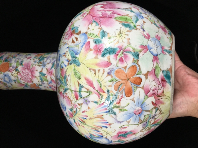 古玩陶瓷粉彩百花不落地天球瓶真品鑒賞圖