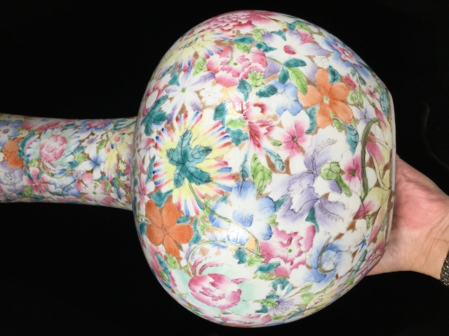 古玩陶瓷粉彩百花不落地天球瓶真品鑒賞圖