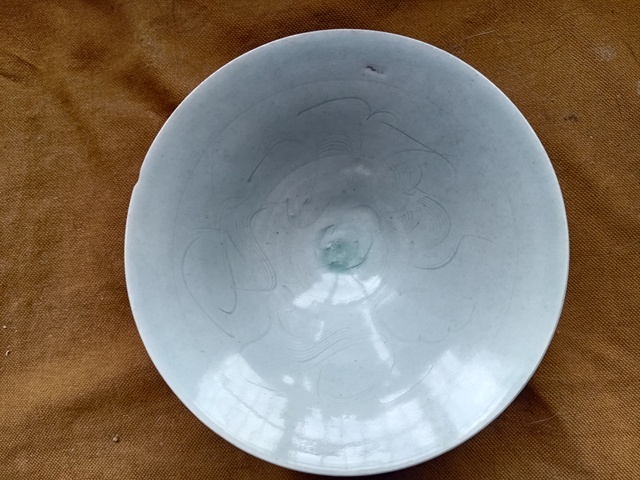 古玩陶瓷青白釉刻花斗笠碗真品鑒賞圖