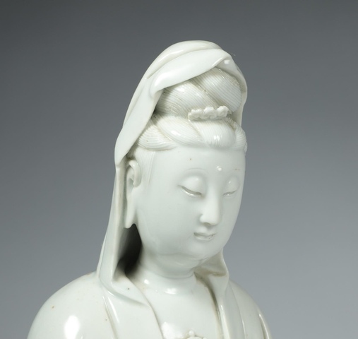 古玩陶瓷清代時期德化窯白釉觀音塑像真品鑒賞圖