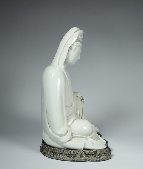 古玩陶瓷清代時期德化窯白釉觀音塑像真品鑒賞圖