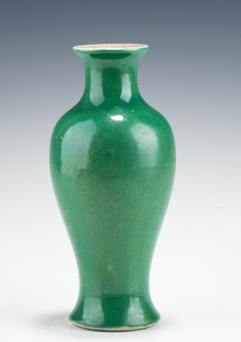 古玩陶瓷晚清綠哥釉觀音瓶真品鑒賞圖