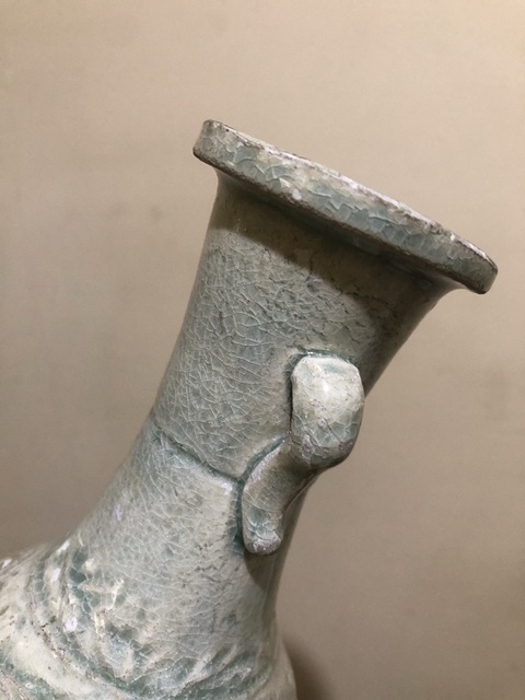 古玩陶瓷青白釉花卉紋盤口瓶真品鑒賞圖