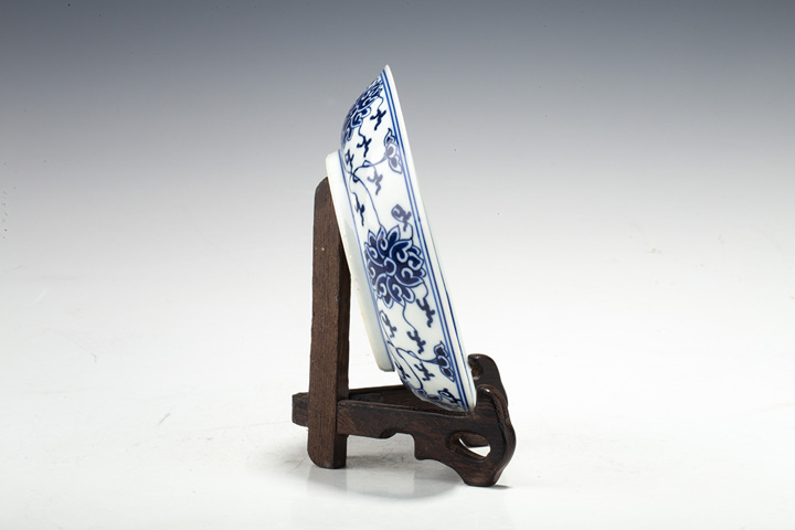 古玩陶瓷清光緒·青花纏枝蓮紋盤（官）真品鑒賞圖