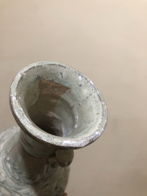 古玩陶瓷青白釉花卉紋盤口瓶真品鑒賞圖