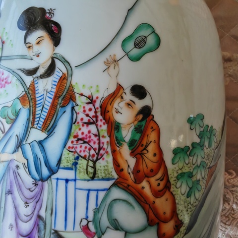 古玩陶瓷三娘教子圖新粉彩瓶真品鑒賞圖