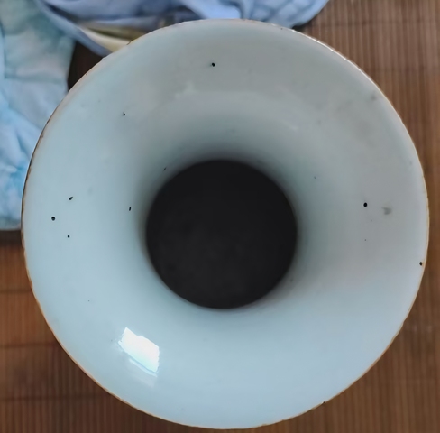古玩陶瓷花卉紋粉彩瓶真品鑒賞圖