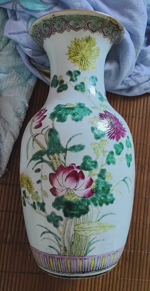 古玩陶瓷花卉紋粉彩瓶真品鑒賞圖