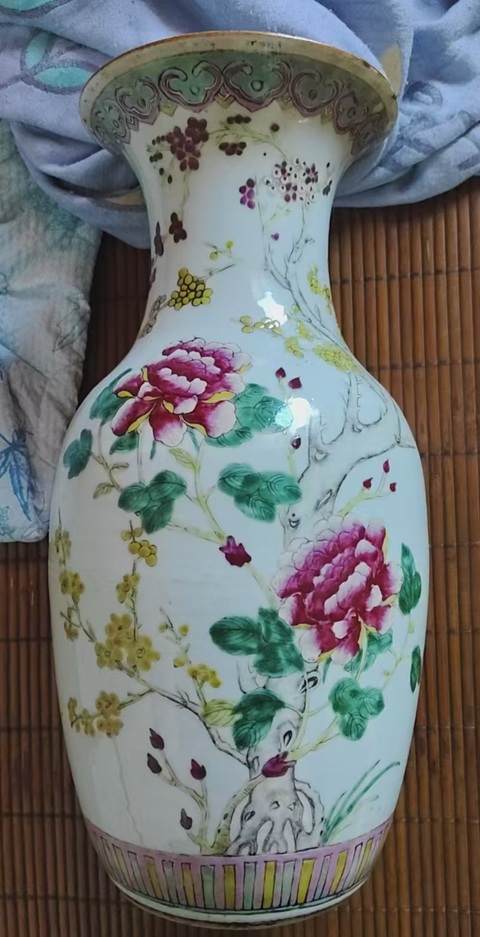 古玩陶瓷花卉紋粉彩瓶真品鑒賞圖