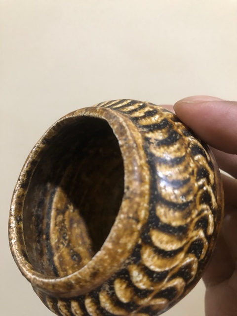 古玩陶瓷褐釉花卉紋罐真品鑒賞圖