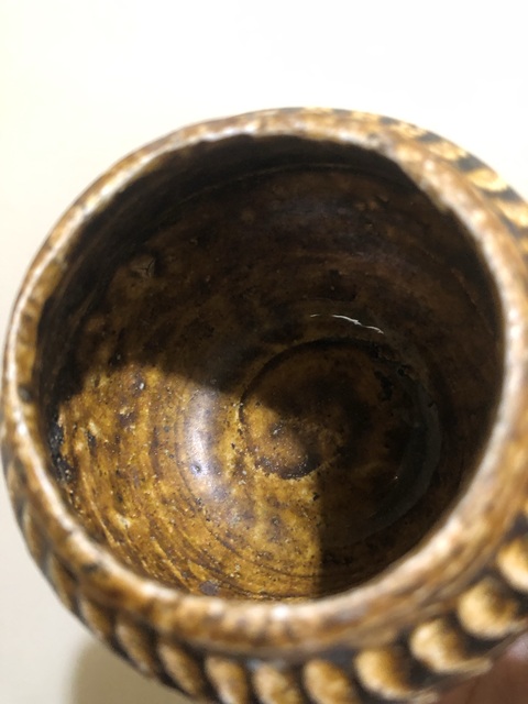 古玩陶瓷褐釉花卉紋罐真品鑒賞圖