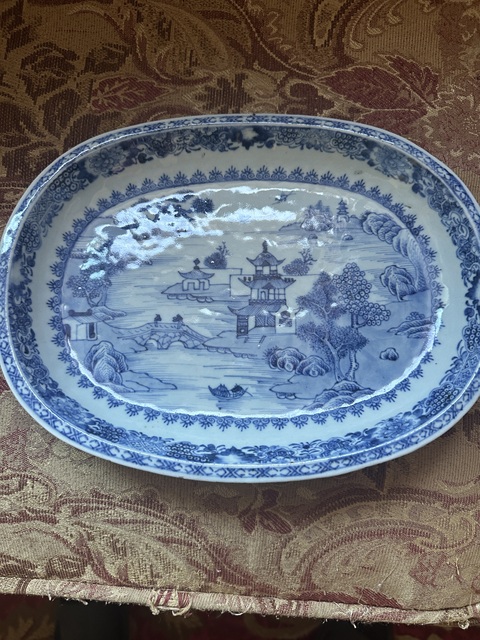 古玩陶瓷樓臺亭閣山水紋青花橢圓型深盤真品鑒賞圖