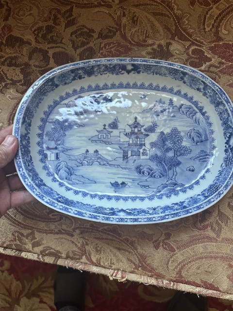 古玩陶瓷樓臺亭閣山水紋青花橢圓型深盤真品鑒賞圖