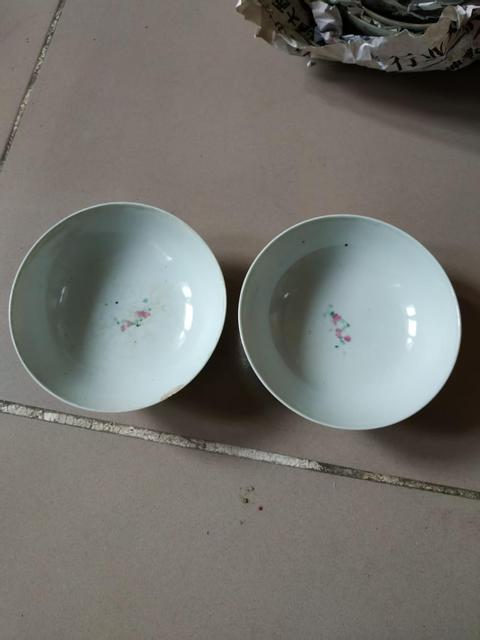 古玩陶瓷粉彩仕女人物蓮子碗真品鑒賞圖