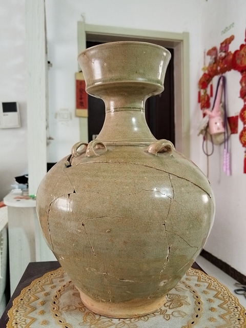 古玩陶瓷青釉六系盤(pán)口瓶真品鑒賞圖