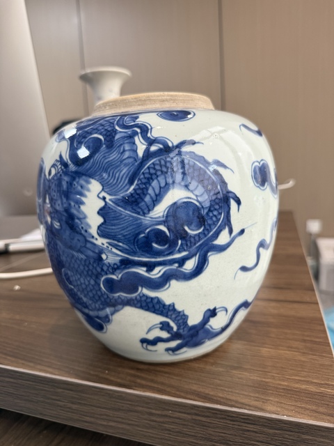 古玩陶瓷清乾隆 青花云龍紋罐真品鑒賞圖