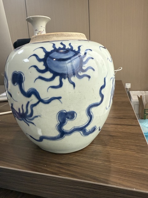 古玩陶瓷清乾隆 青花云龍紋罐真品鑒賞圖