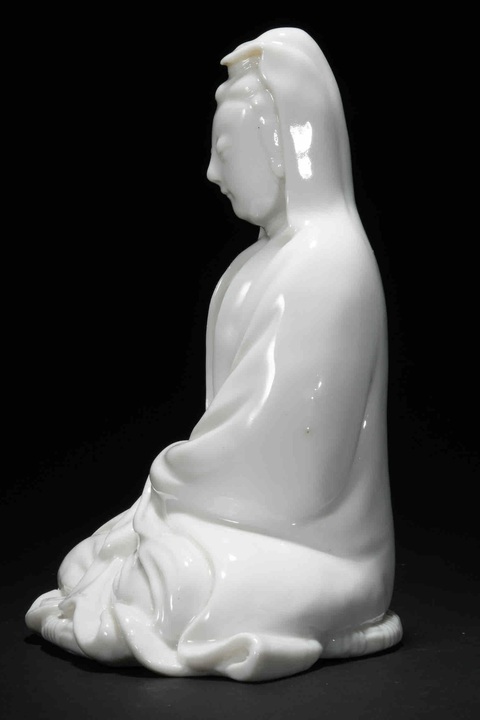 古玩陶瓷德化窯觀音塑像真品鑒賞圖