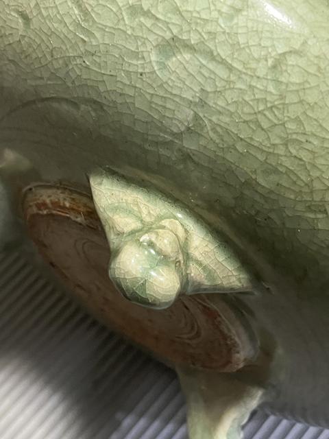 古玩陶瓷明代龍泉窯系青釉劃花香爐真品鑒賞圖