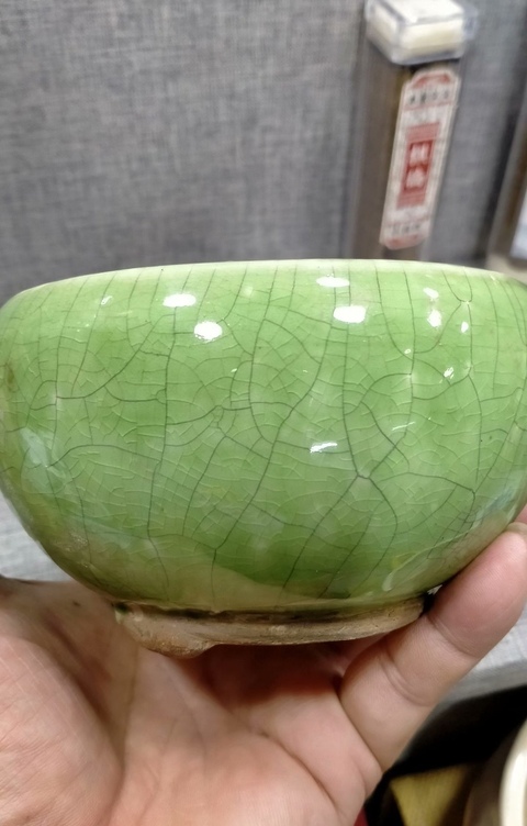 古玩陶瓷漳州窯綠哥釉三足爐真品鑒賞圖