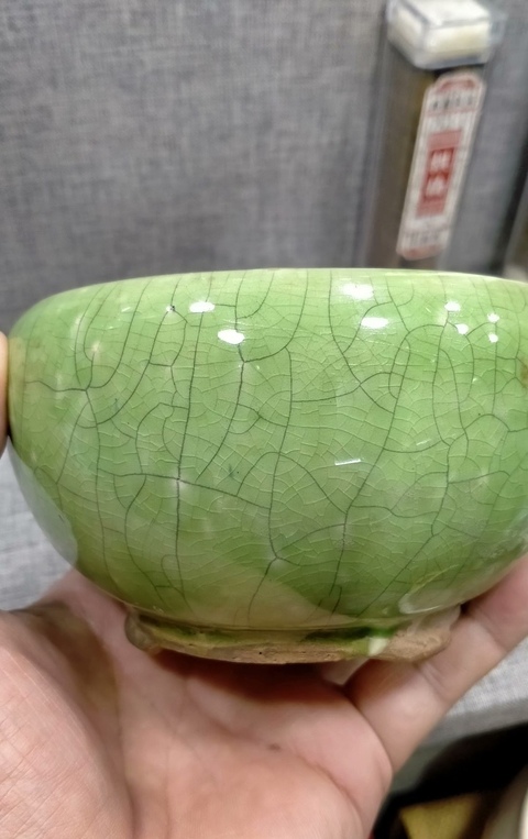 古玩陶瓷漳州窯綠哥釉三足爐真品鑒賞圖
