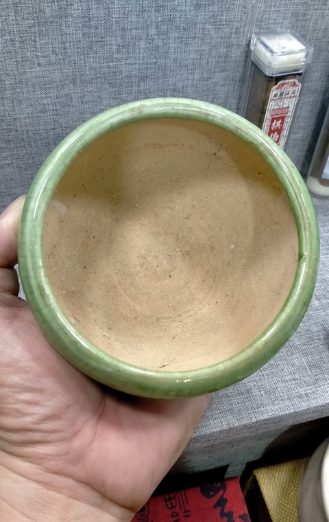 古玩陶瓷漳州窯綠哥釉三足爐真品鑒賞圖