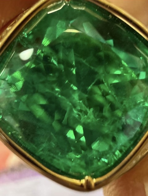 古玩玉器祖母綠戒指真品鑒賞圖