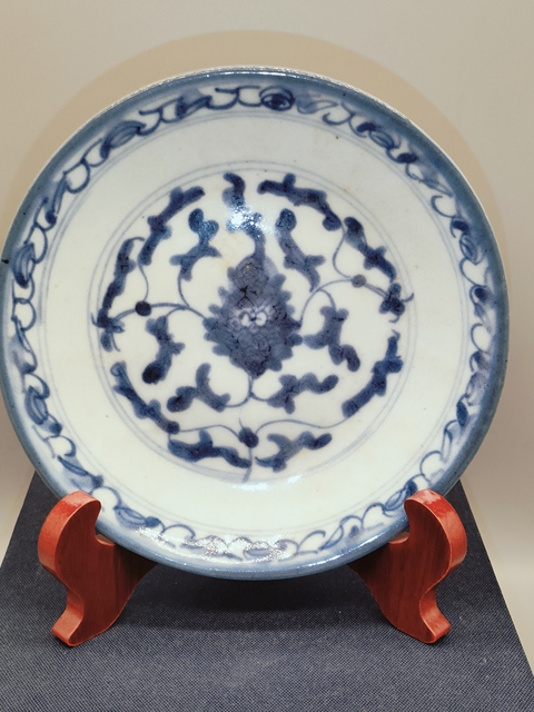 古玩陶瓷清嘉道,青花纏枝花紋盤拍賣,當(dāng)前價格180元